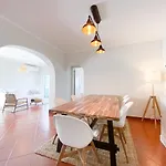 Daire Spacious Penthouse Sea View Near #1925 *