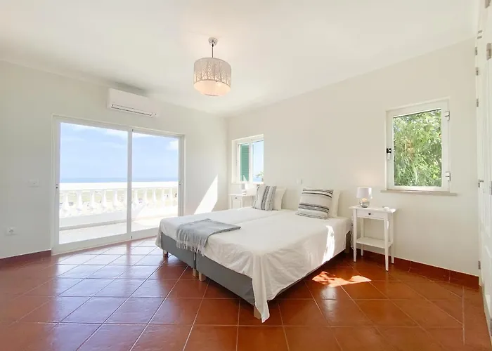 Spacious Penthouse Sea View Near #1925