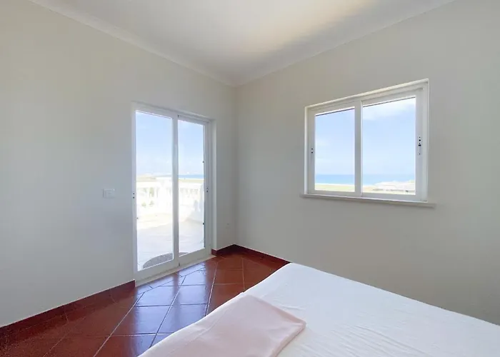 Spacious Penthouse Sea View Near #1925