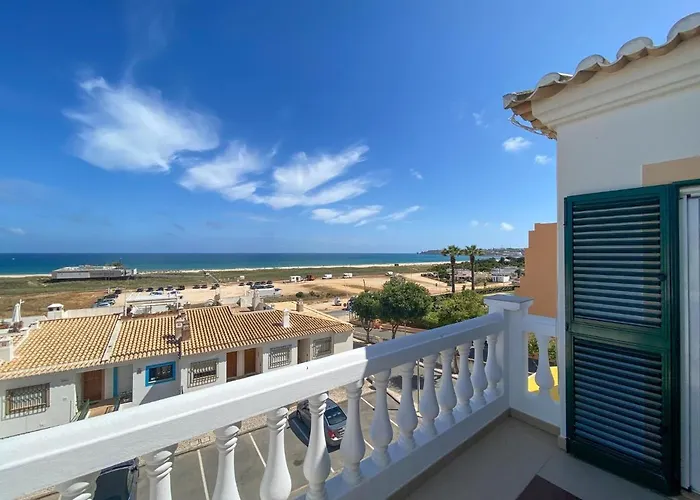 Spacious Penthouse Sea View Near #1925 *