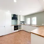 Spacious Penthouse Sea View Near #1925 *